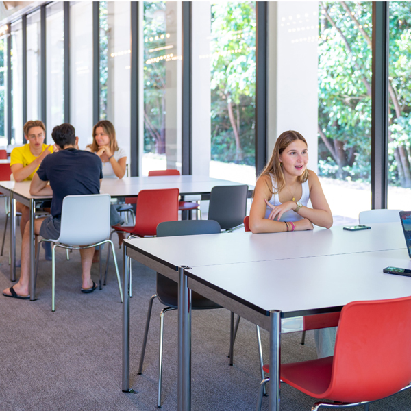 名古屋商科大学