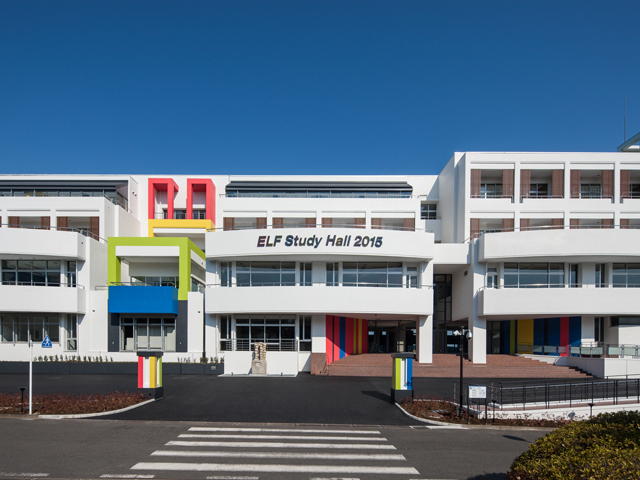 【ELF Study Hall 2015】ELFの授業を行う他、学生同士や教員との交流の場となるELFラウンジや自習スペース、留学プログラムなどを支援する国際教育センターがあります