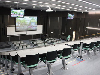 （教育子午線ホール）2014年11月に完成。最大174席で講演や授業に利用します。