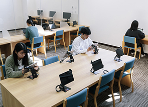 レファレンスルーム（新館）