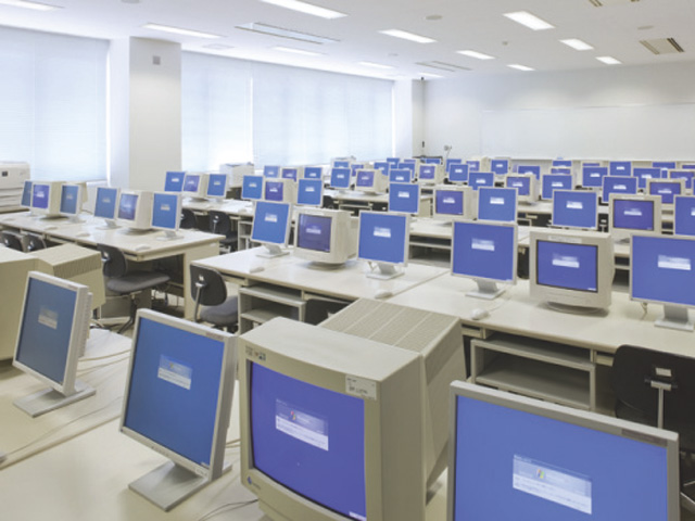 コンピュータルーム