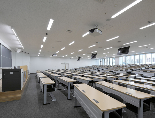 「種月館」の大教場は座席数400席とキャンパス内でも最大の収容人数を誇ります。