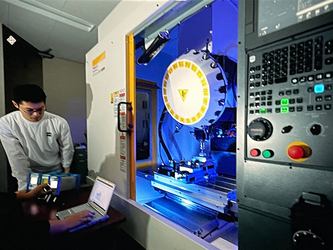 数値制御工作機械室