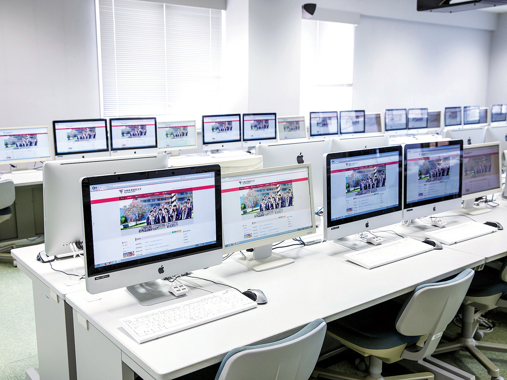 【5号館】コンピュータ教室。