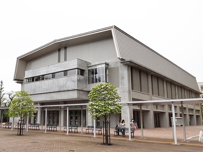 日本大学のスポーツ施設