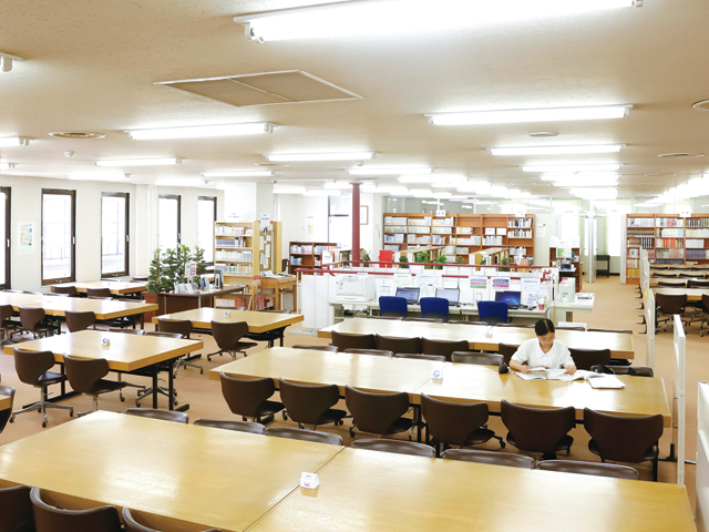 日本栄養大学の図書館