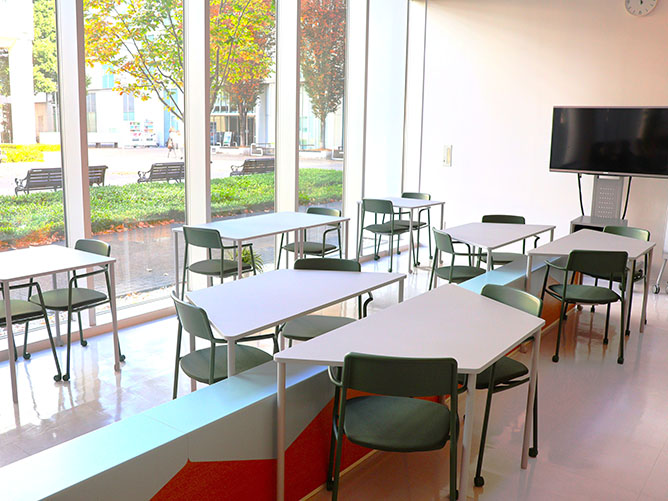 東京経済大学の図書館