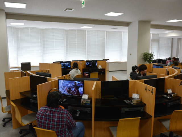 広島経済大学の図書館