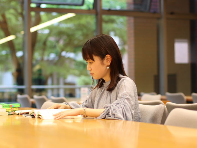 松山大学の図書館