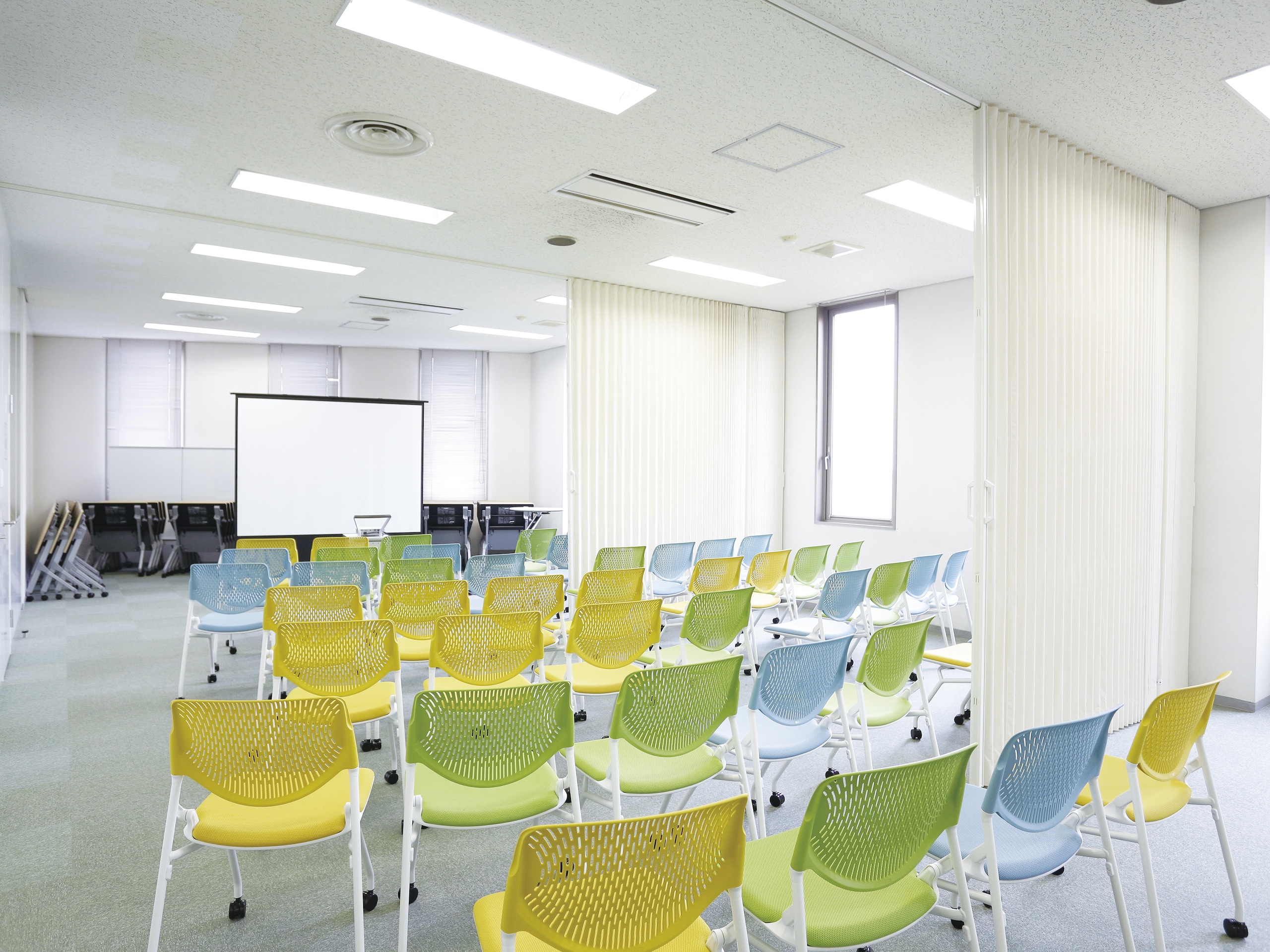 西南女学院大学短期大学部の図書館
