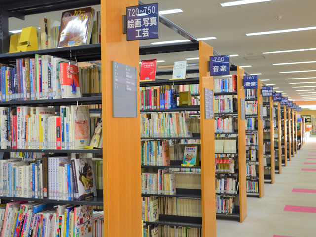 尚美学園大学の図書館