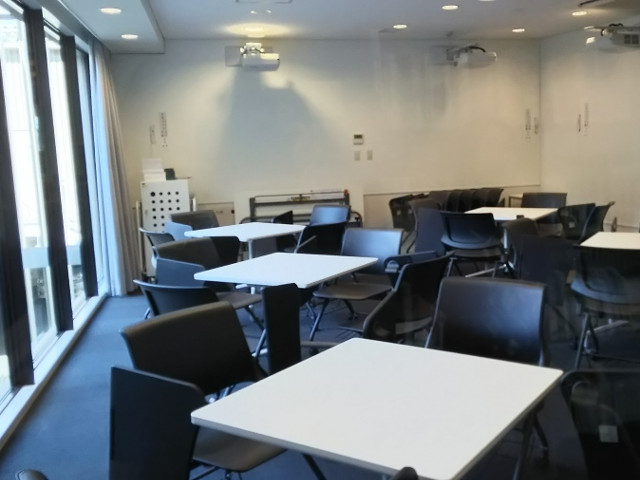 大阪総合保育大学の図書館