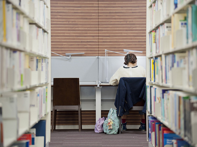 群馬パース大学の図書館
