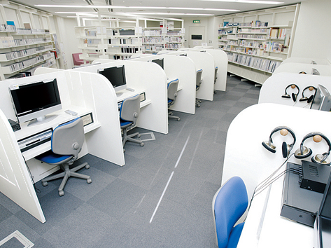 神戸松蔭大学の図書館