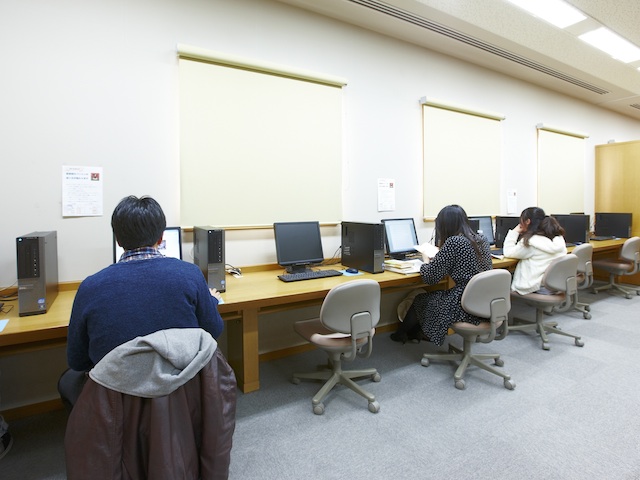 就実大学の図書館