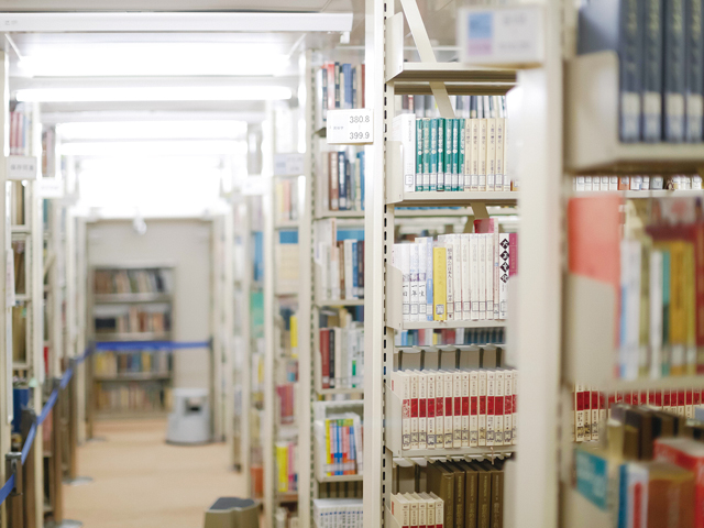 日本栄養大学の図書館