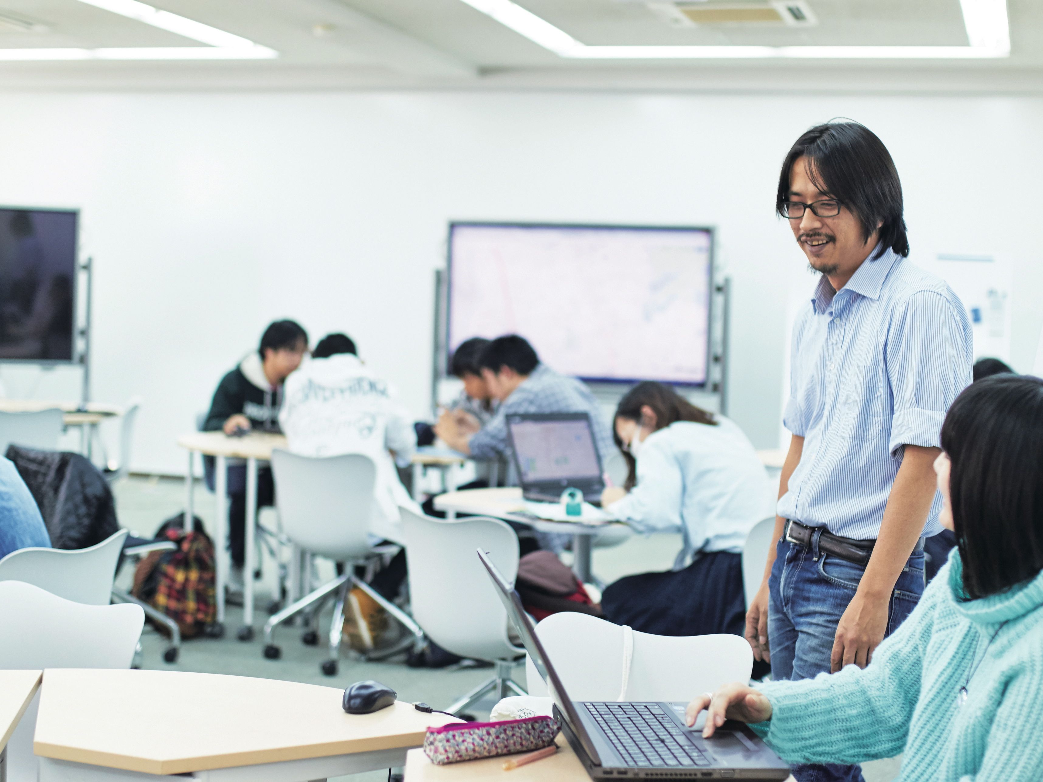 帝塚山大学の図書館