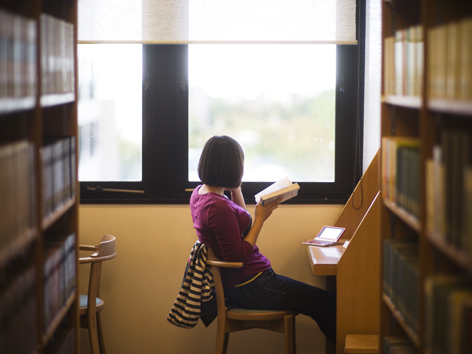 北陸大学の図書館