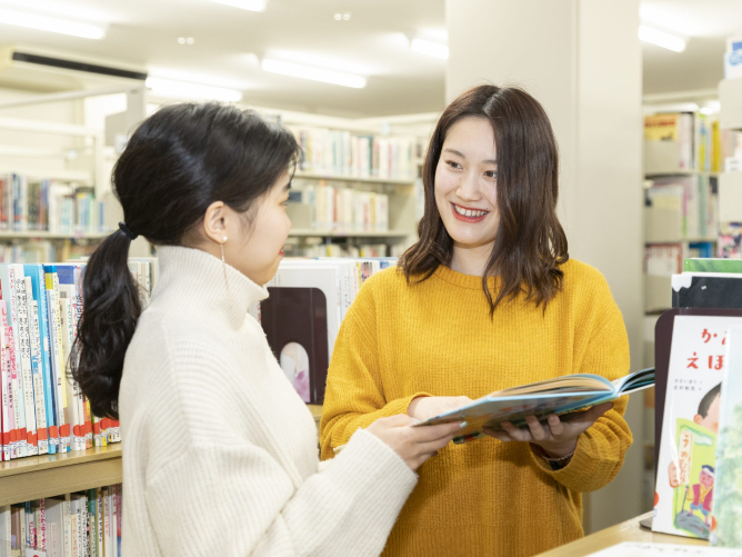 神戸教育短期大学の図書館