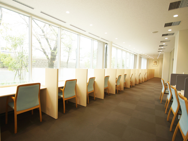 新潟青陵大学の図書館