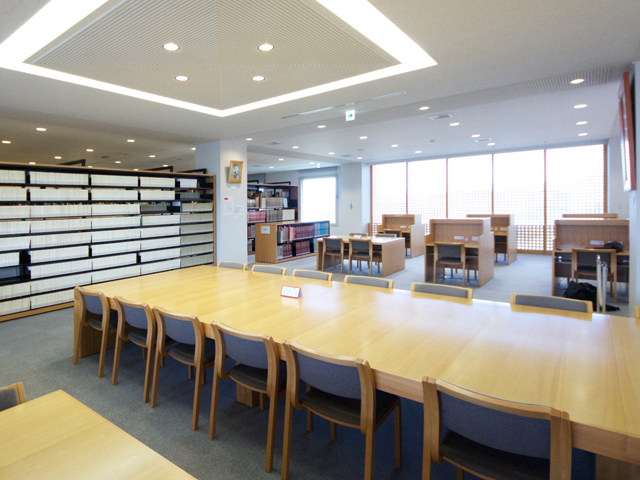 東北公益文科大学の図書館
