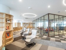 令和健康科学大学の図書館