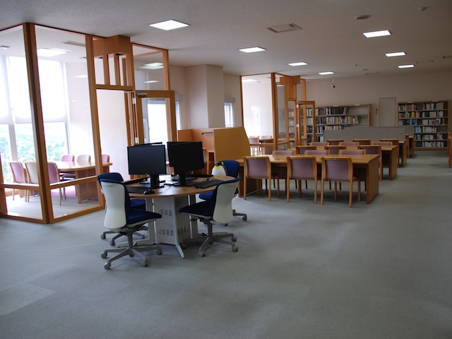 広島市立大学の図書館