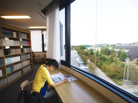 北陸大学の図書館