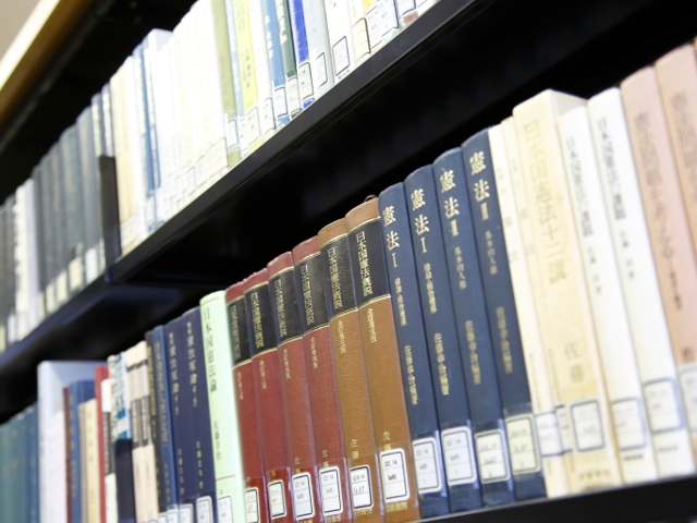 宮崎産業経営大学の図書館