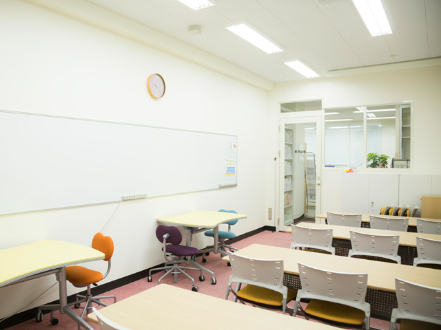 日本栄養大学短期大学部の図書館