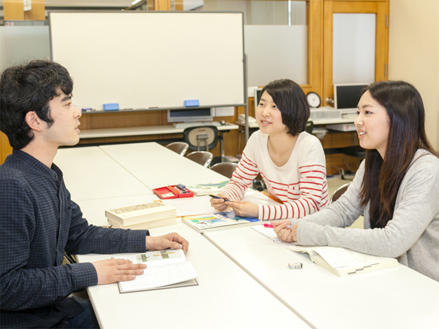 別府大学の図書館