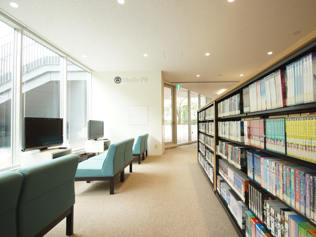 新潟青陵大学の図書館