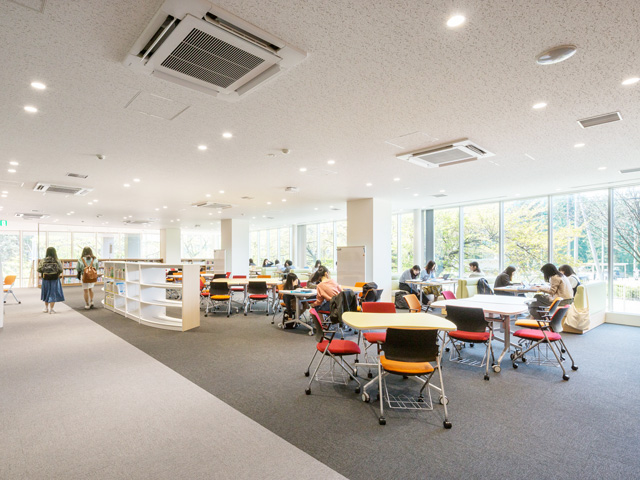 新潟青陵大学短期大学部の図書館