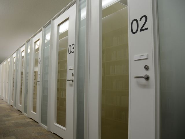 広島修道大学の図書館