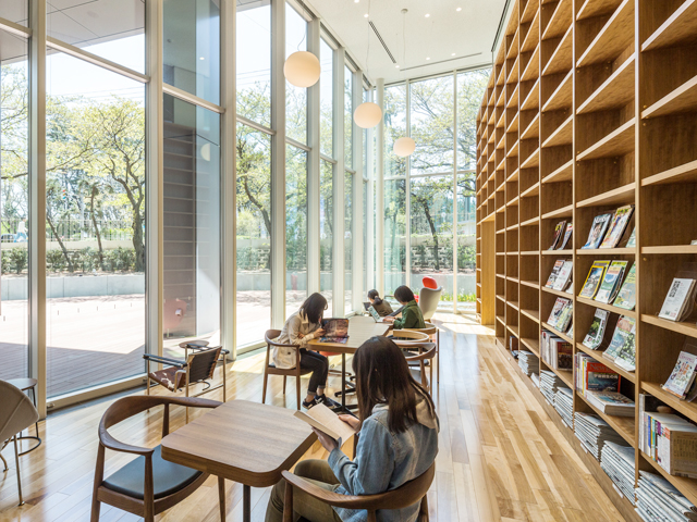 新潟青陵大学の図書館