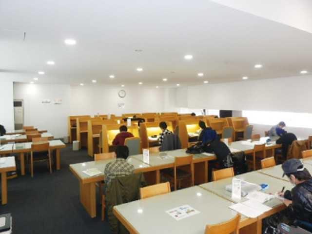 追手門学院大学の図書館