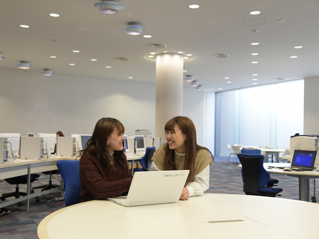 聖徳大学の図書館
