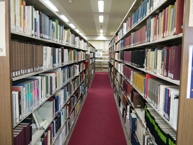 東京海洋大学の図書館