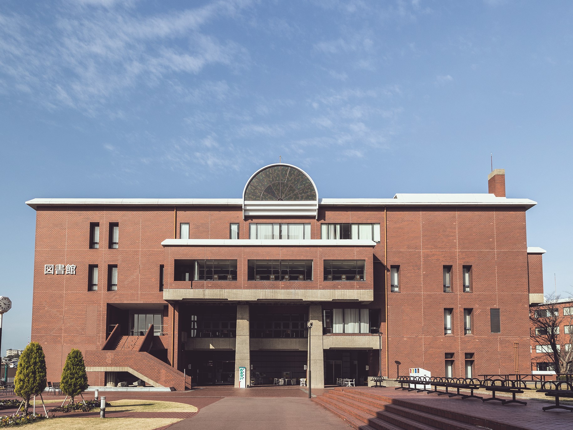 九州産業大学の図書館