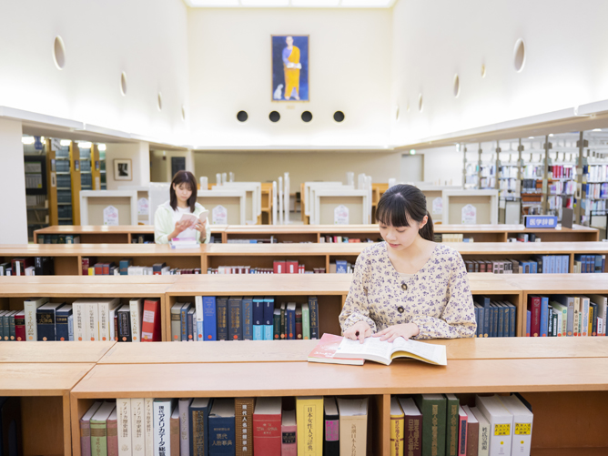 自治医科大学の図書館