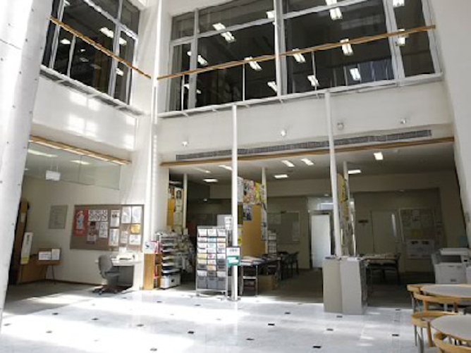 豊橋創造大学の図書館