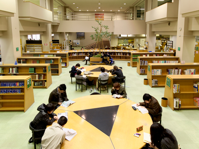 法政大学