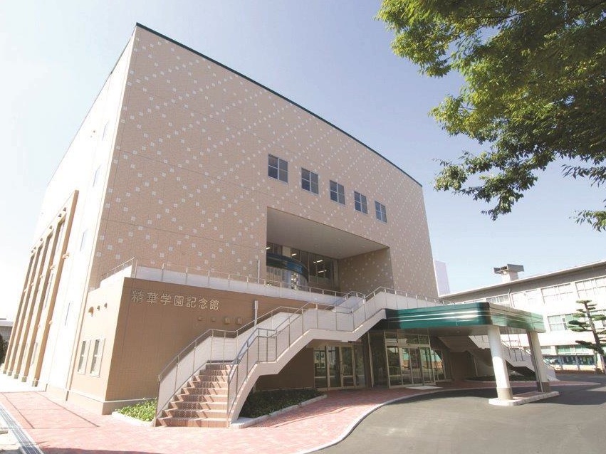 精華女子短期大学の図書館