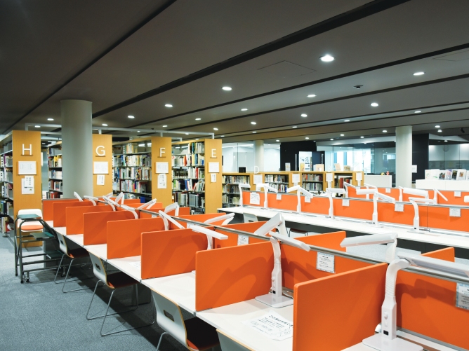 京都美術工芸大学の図書館