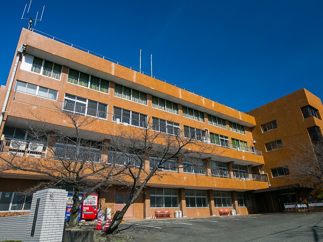 【７号館】式典や企業説明会を行う際に活用する講堂のほか、教習科専用の教室があります。  