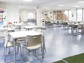 【学生食堂】KICの学生たちが集まる憩いの場。多彩なメニューが学生に嬉しいリーズナブルな価格で食べられます。