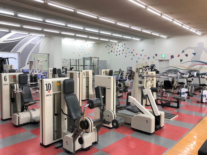 技術や基礎体力の維持向上ができるマシンが豊富に揃う