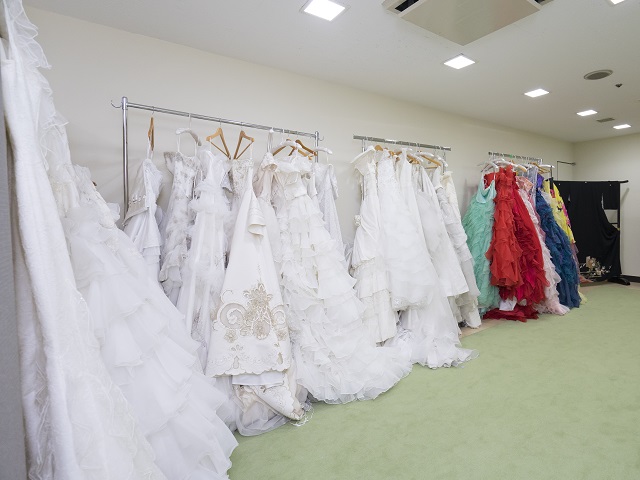 バリエーション豊富なドレスが充実