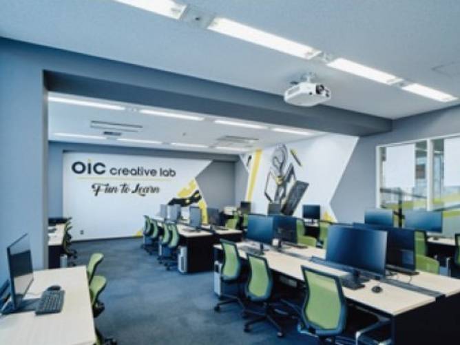 【クリエイティブラボ】ゲーム・VRクリエイター学科の授業で使用。最新のゲーミングPCでプロさながらの技術を修得します。