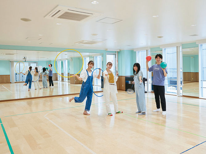 開放感たっぷりのキッズスタジオは運動やダンスの練習にも！